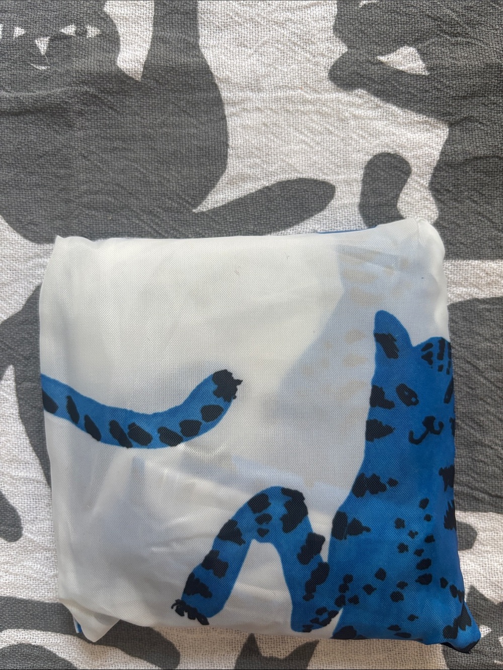 😸IKEA NWT SKYNKE Crazy Blue Cat reusable tote swirling blue felines Warhol-style